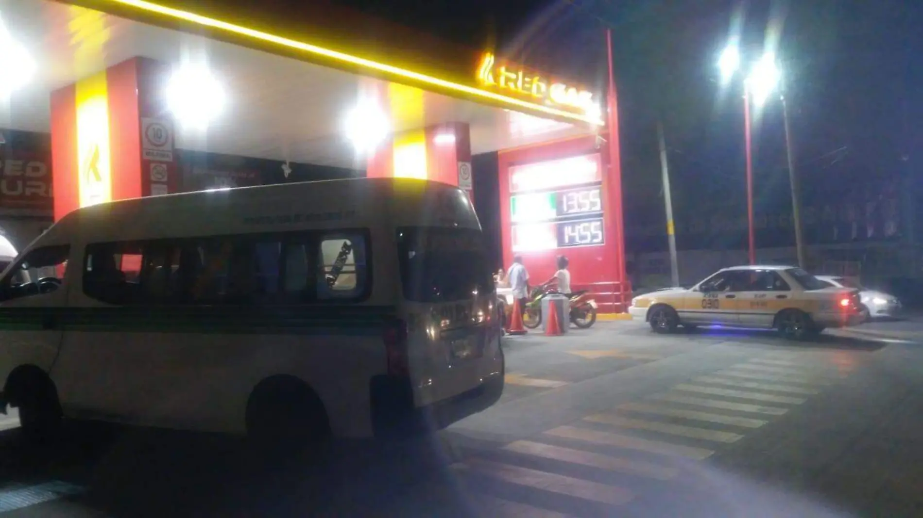 asalto gasolinera armados